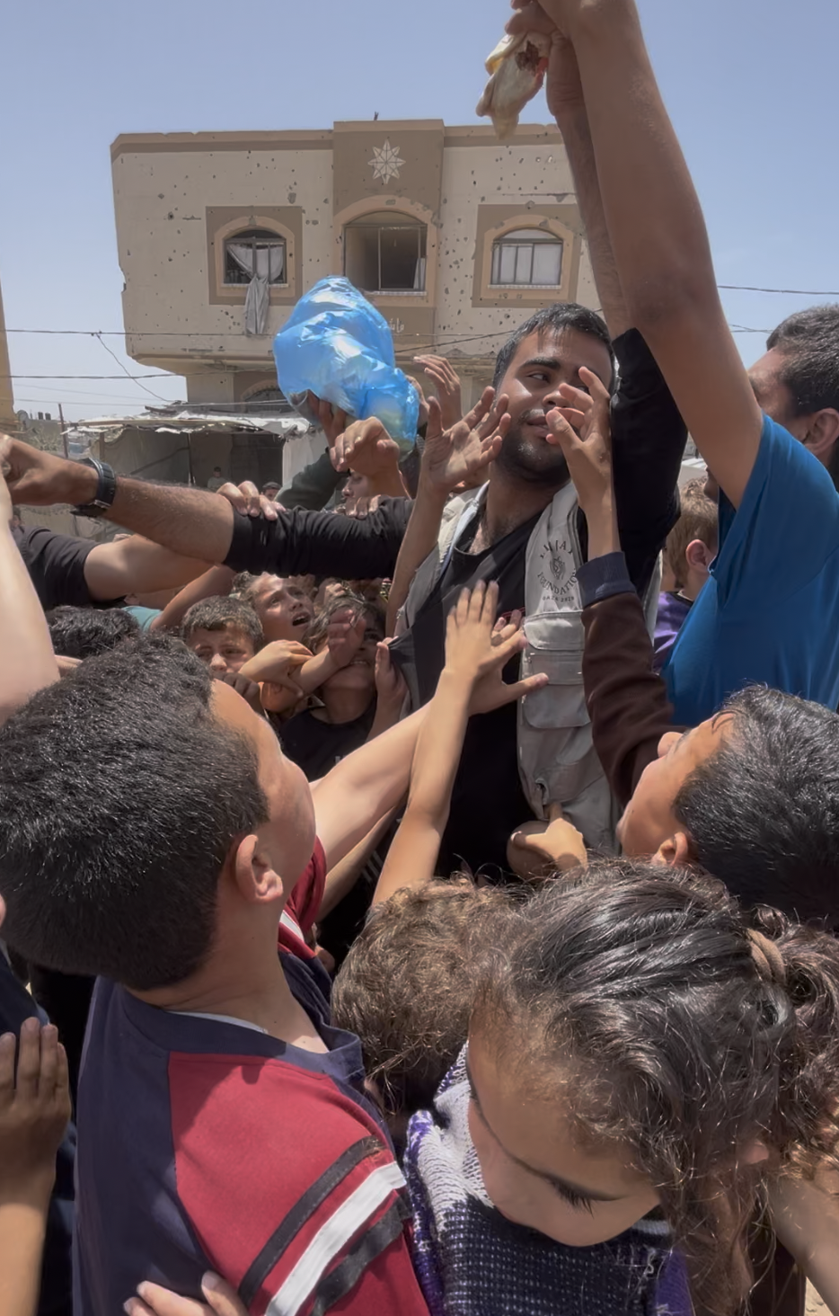 Food Aid Brings Relief to Families in Gaza