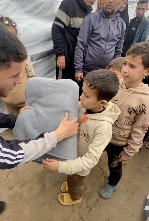 Blanket Aid Reaches Families in Gaza