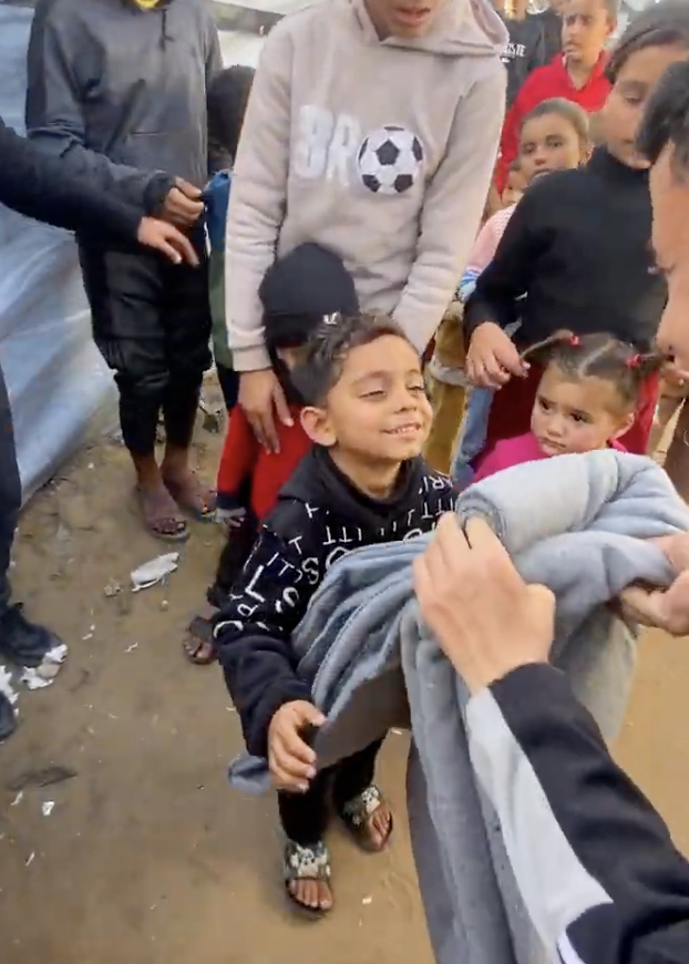 Blankets Bring Warmth to Families Facing the Cold in Gaza