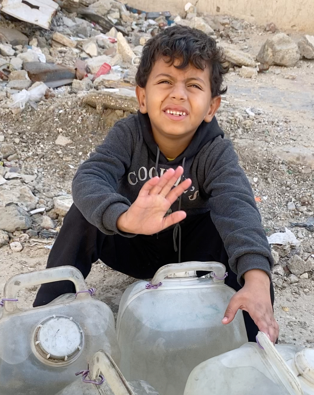 Water Aid Distributed to Families in Gaza Amid Worsening Humanitarian Crisis
