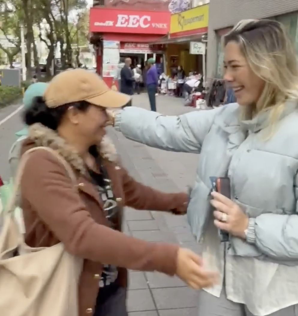 Lily Jay gives Shahahda muslim revert Australian 