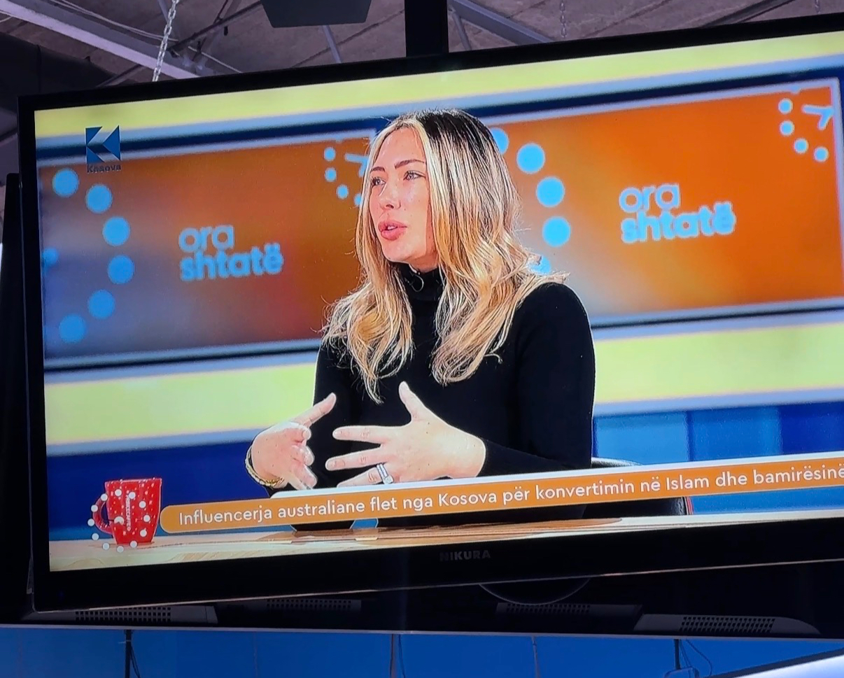  Australian Influencer Lily Jay Appears on National TV in Kosovo: Her Islamic Journey & Humanitarian Mission